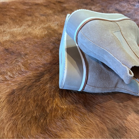 Antonio Melani Brexton Suede Wedge Booties Size 9 - Picture 7 of 8